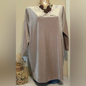 Lands End women 1x 16 18 plus  top Velvet vneck tan gold 3/4 sleeve plus stretch
